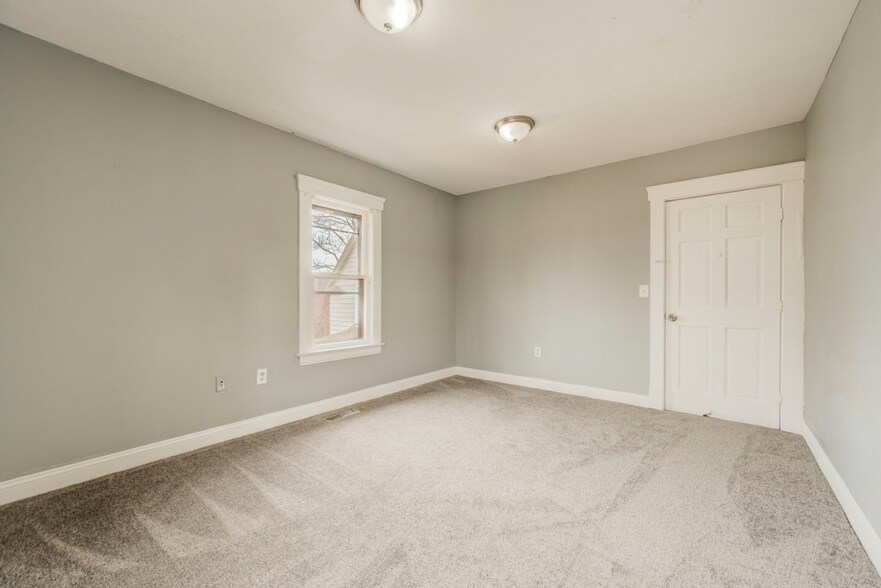 More Photos Of 4432 Pearl Rd, Cleveland Specialty For Sale