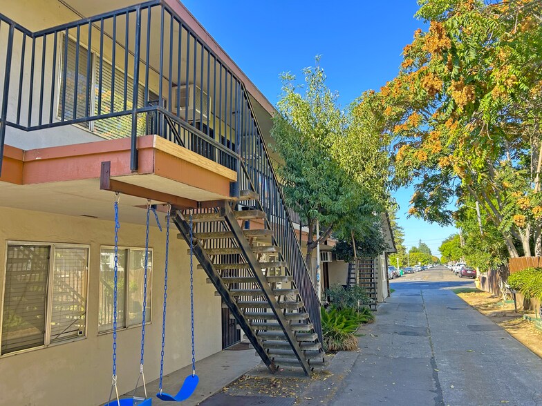 More Photos Of 518 N Church St, Lodi Apartments For Sale