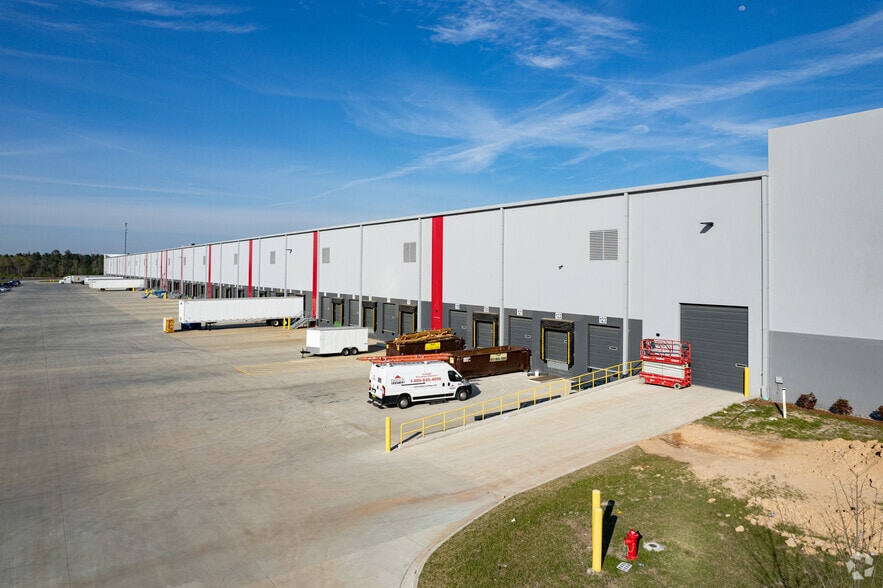 More Photos Of 1864 Interstate Blvd, Ellabell Distribution For Lease