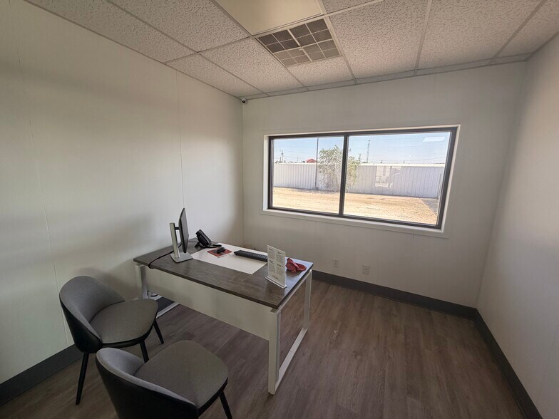 More Photos Of 3818 W Wall St, Midland Freestanding For Lease