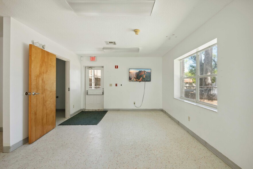 More Photos Of 38022 River Rd, Dade City Medical For Lease