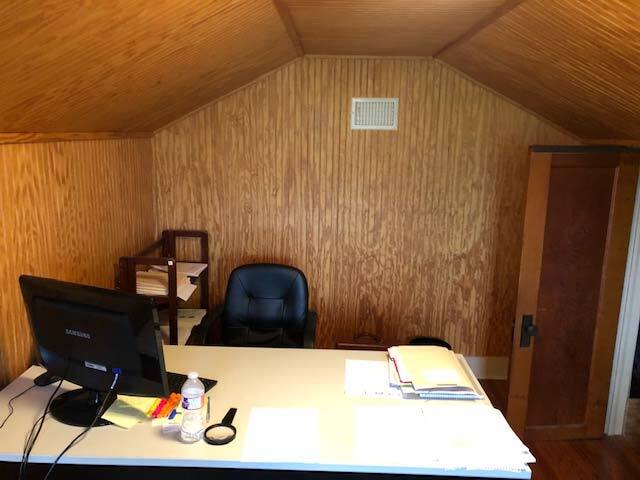 More Photos Of 163 W Bridge St, New Braunfels Office For Lease