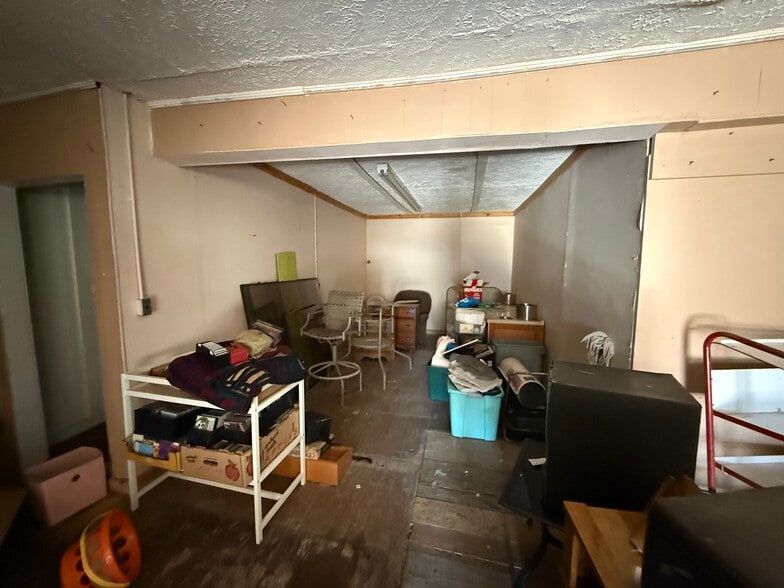 More Photos Of 622 S Main St, LaFayette Storefront Retail Residential For Sale
