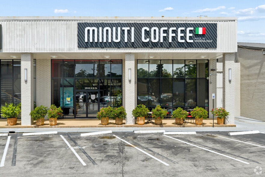 More Photos Of 12649 Memorial Dr, Houston Storefront Retail Office For Lease