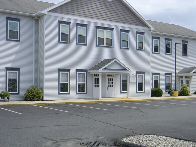 More Photos Of 195 Russell St, Hadley Medical For Lease