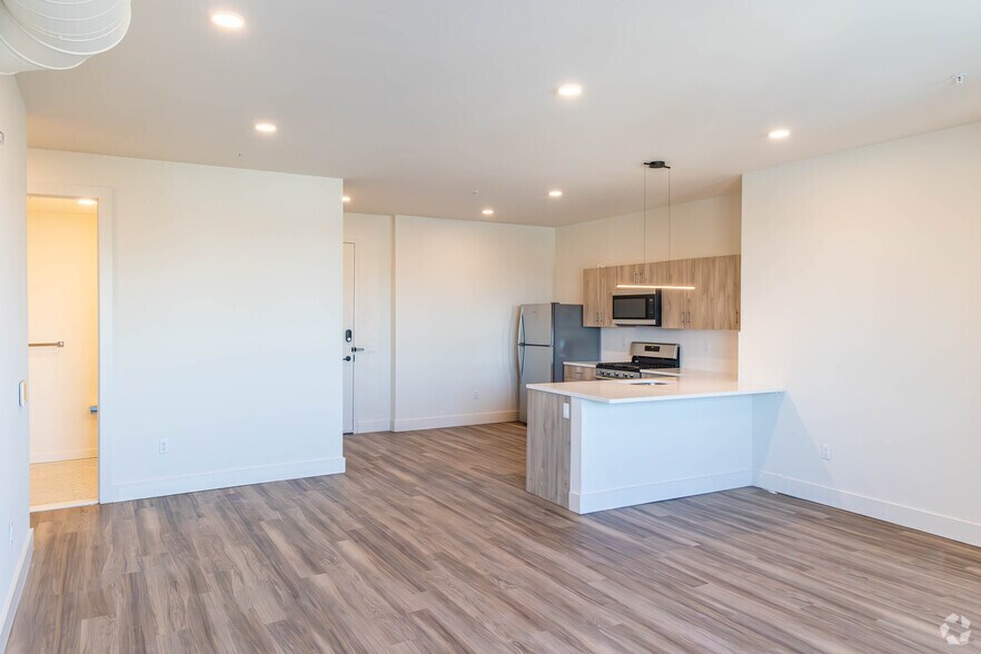 More Photos Of 55 Washington St, East Orange Apartments For Sale