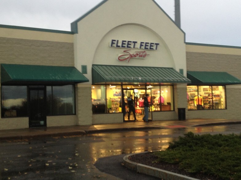 More Photos Of 4100-4160 State Route 31, Clay Unknown For Lease