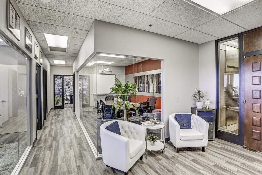 More Photos Of 4500 S Lakeshore Dr, Tempe Coworking Space