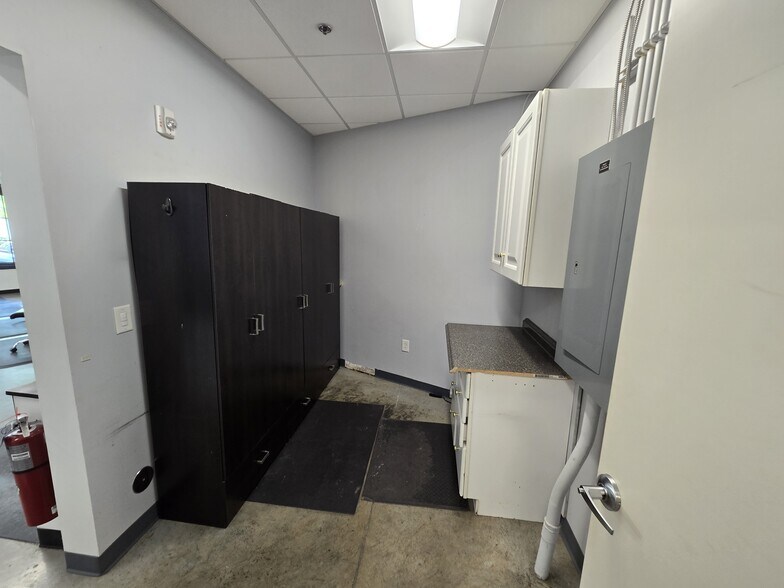 More Photos Of 141-151 Thomas Green Blvd, Clemson Unknown For Lease