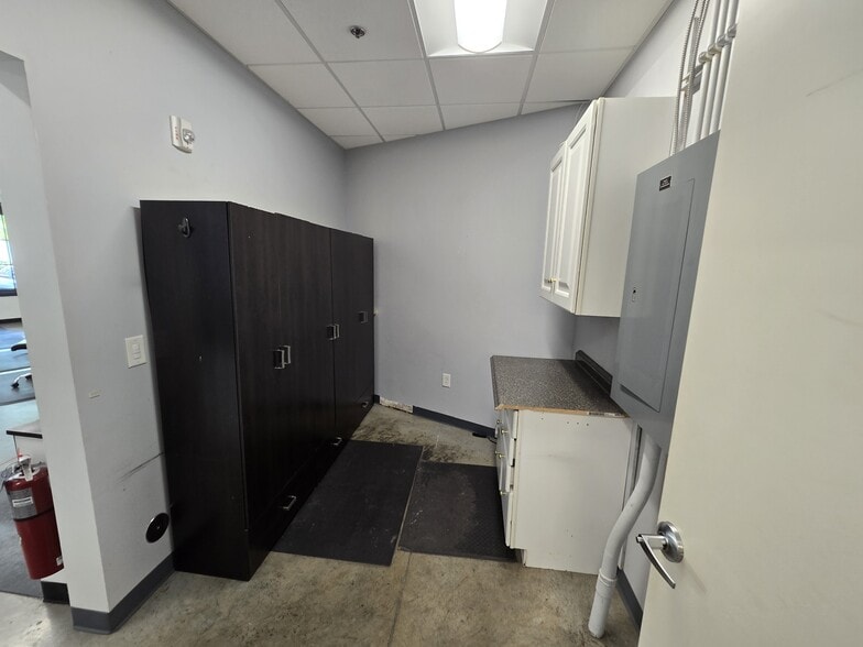 More Photos Of 141-151 Thomas Green Blvd, Clemson Unknown For Lease