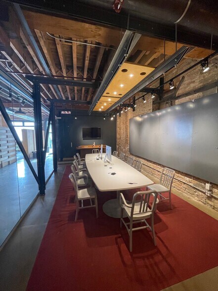 More Photos Of 1828 W Hubbard St, Chicago Loft Creative Space For Lease