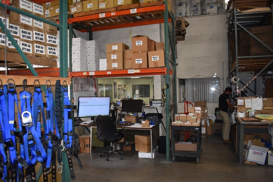 More Photos Of 2425-2429 E Olympic Blvd, Los Angeles Manufacturing For Lease