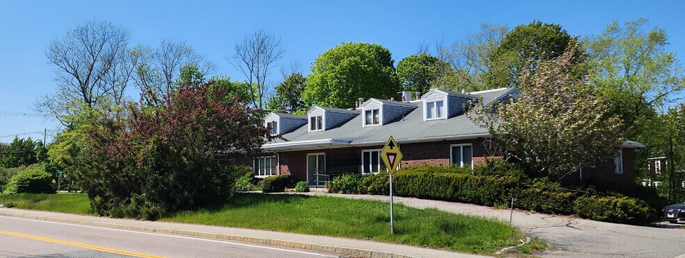 Primary Photo Of 7 New Driftway, Scituate Medical For Sale