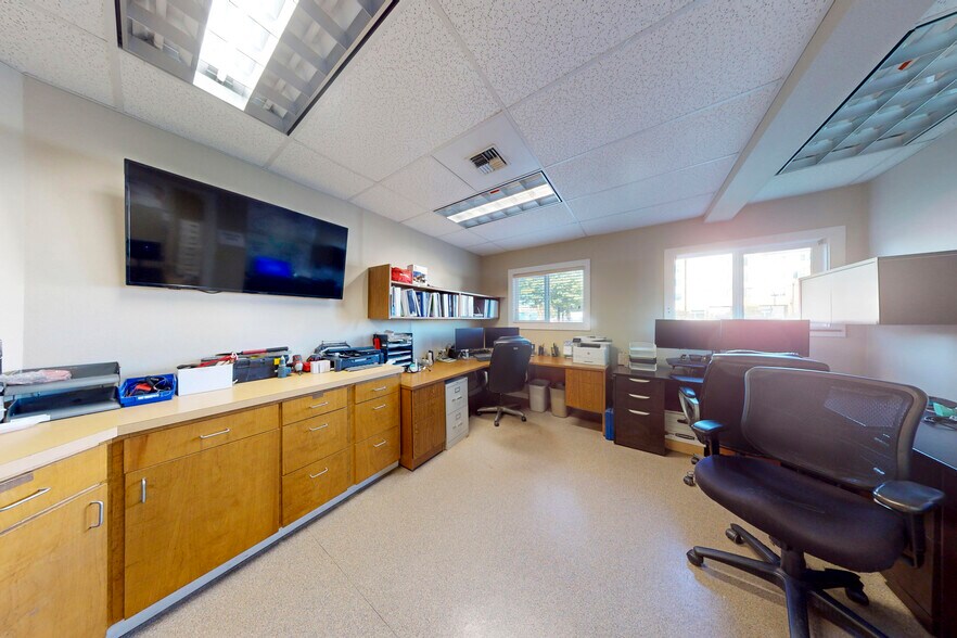 More Photos Of 416 State Ave NE, Olympia Freestanding For Sale