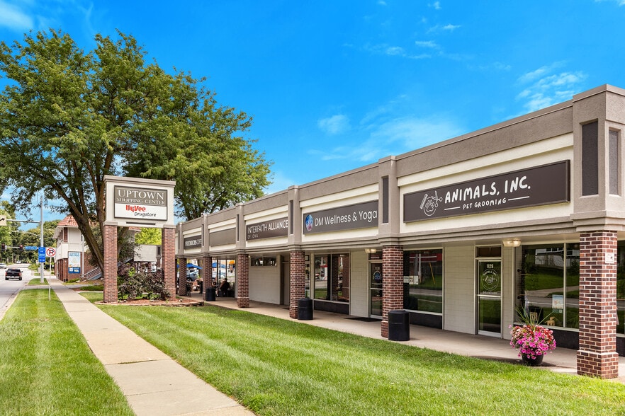 More Photos Of 4040-4125 University Ave, Des Moines Unknown For Lease