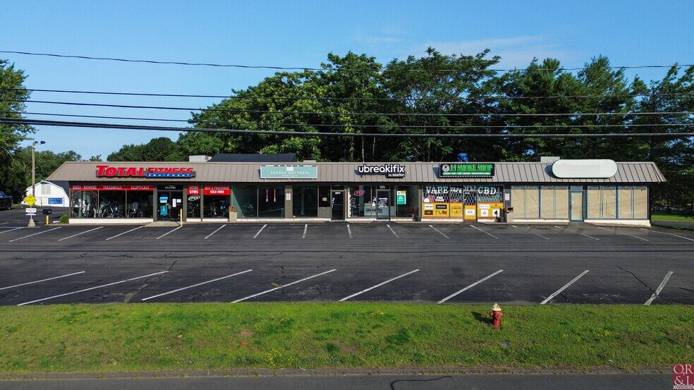 More Photos Of 3269-3281 Berlin Tpke, Newington Storefront Retail Office For Lease
