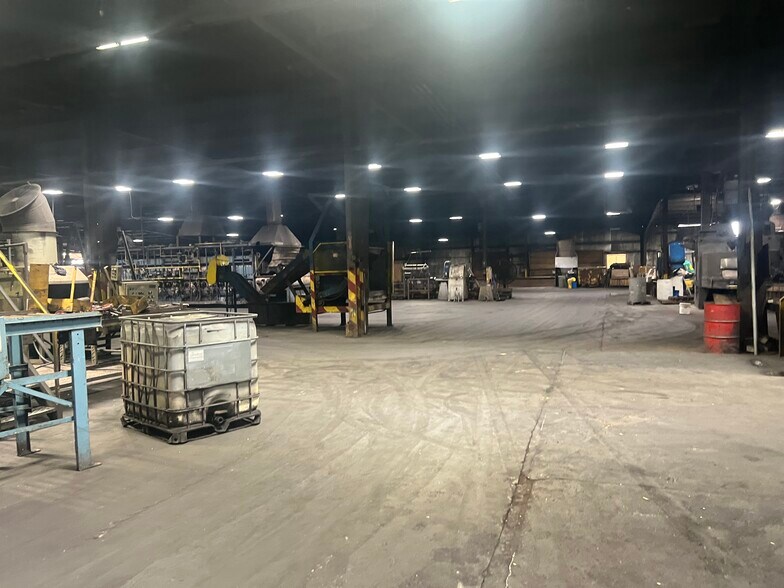 More Photos Of 400 S Gray St, Albany Manufacturing For Sale