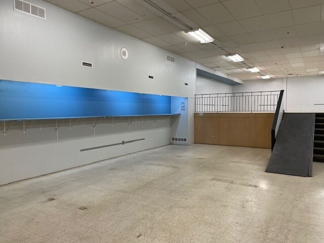 More Photos Of 113 Main St S, Stewartville Storefront For Lease