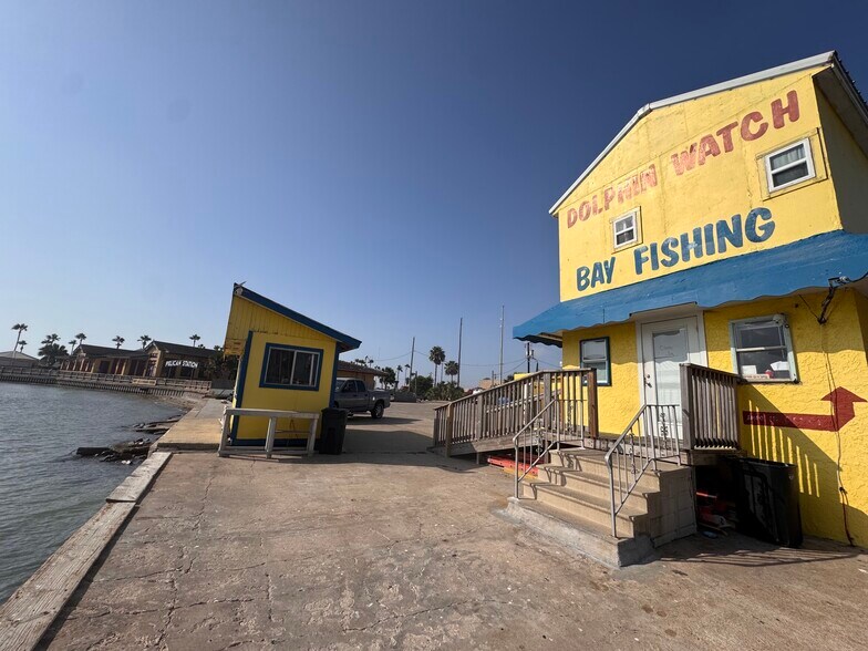 More Photos Of 510 E Queen Isabella Blvd, Port Isabel General Retail For Sale
