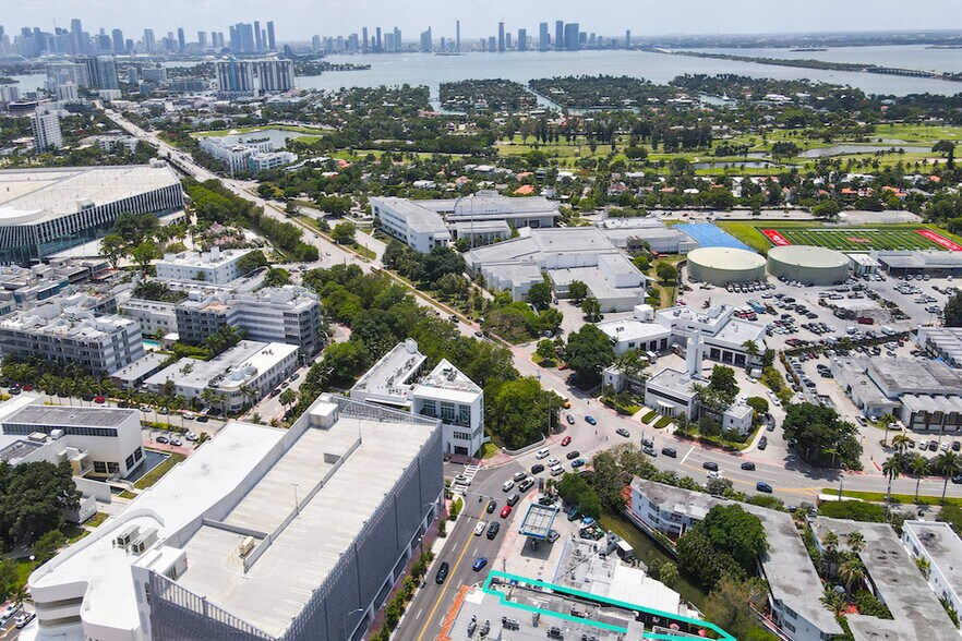 More Photos Of 323 23rd St, Miami Beach Bar For Sale