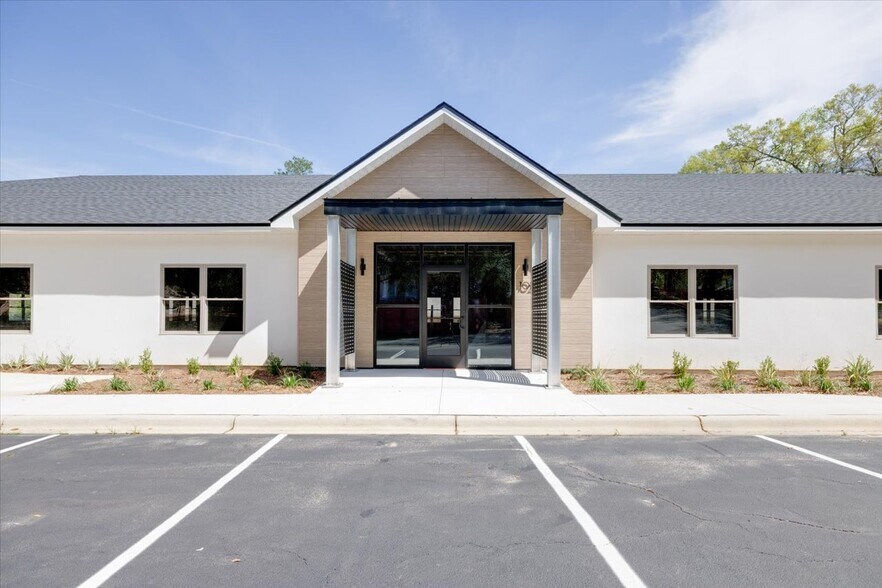 More Photos Of 2458 Mahan Dr, Tallahassee Medical For Lease
