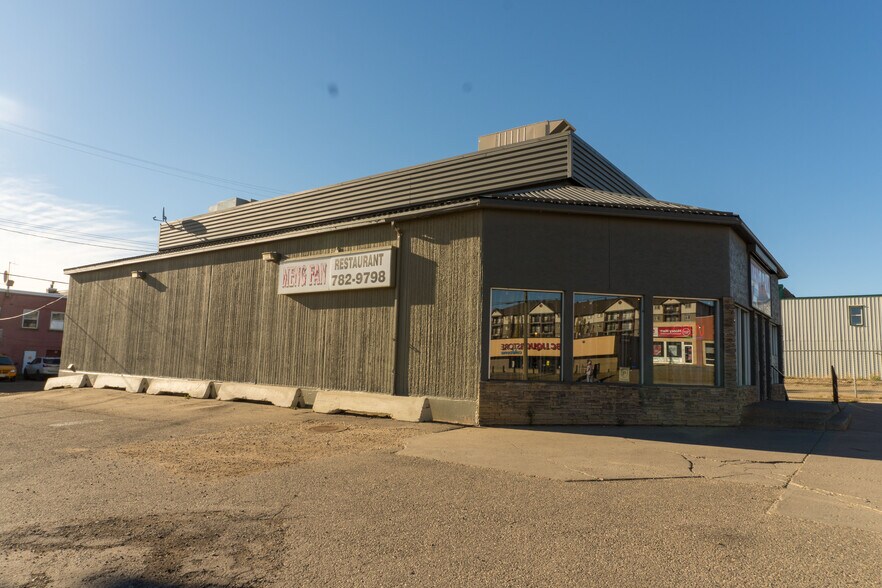 More Photos Of 1009-1025 Alaska Av, Dawson Creek General Retail For Sale