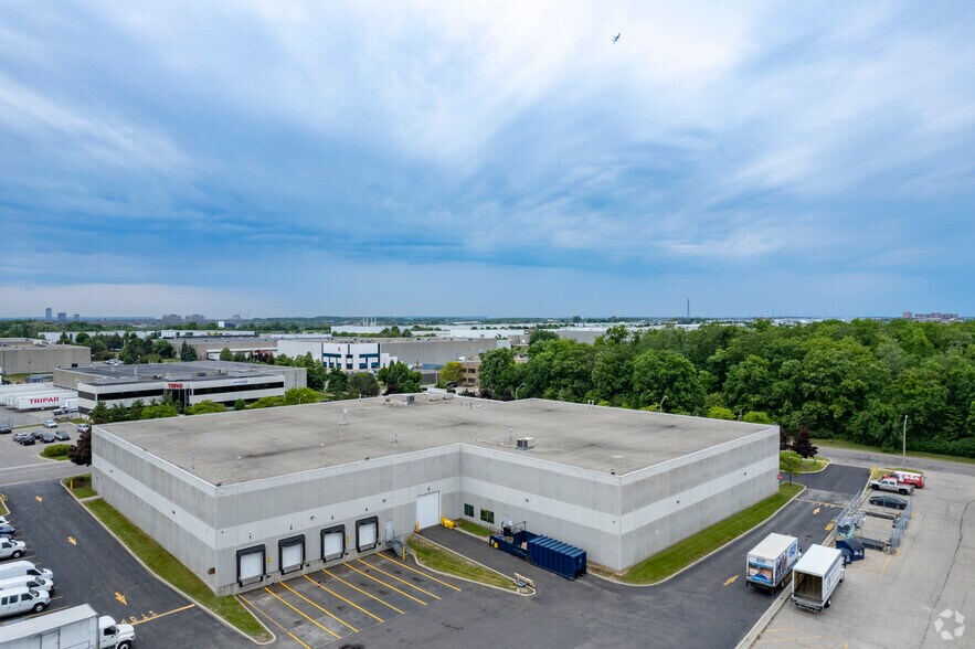 More Photos Of 2770 Plymouth Dr, Oakville Warehouse For Lease