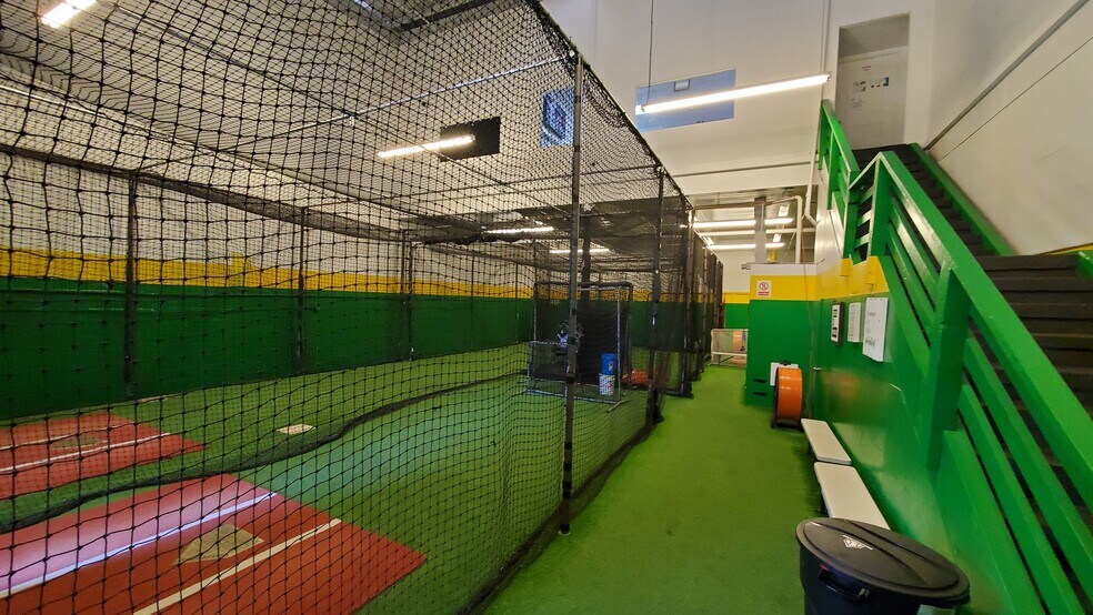 More Photos Of 2290 Alahao Pl, Honolulu Warehouse For Lease