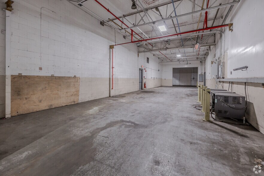 More Photos Of 755 New Ludlow Rd, South Hadley Warehouse For Sale