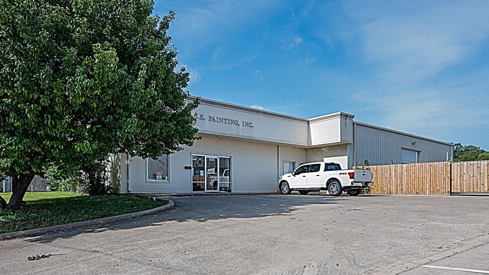 More Photos Of 635 Robbie Dr, Irving Flex For Sale