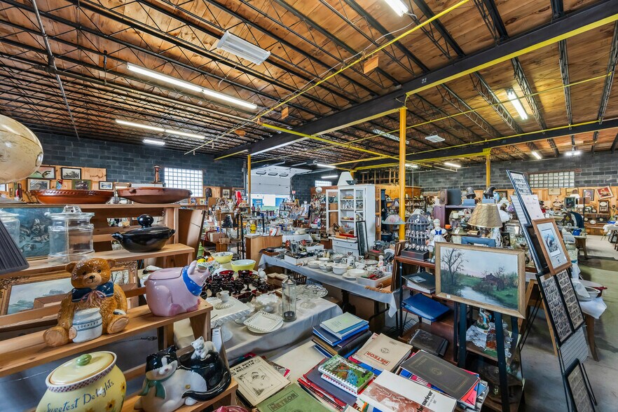 More Photos Of 46 Wight St, Berlin Warehouse For Sale