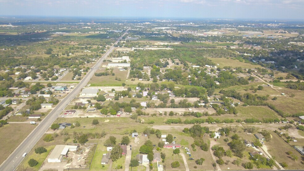 More Photos Of 2808-2900 S Laurent St, Victoria Land For Sale