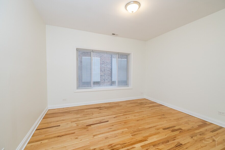 More Photos Of 6711 S Paxton Ave, Chicago Multifamily For Sale