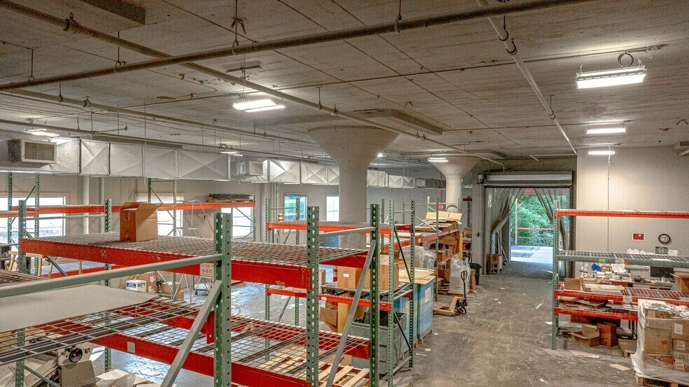 More Photos Of 25 Brook St, Shelton Manufacturing For Lease
