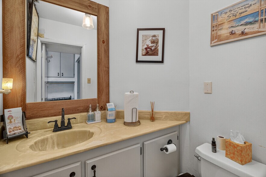 More Photos Of 400 Nevada Way, Boulder City General Retail For Sale