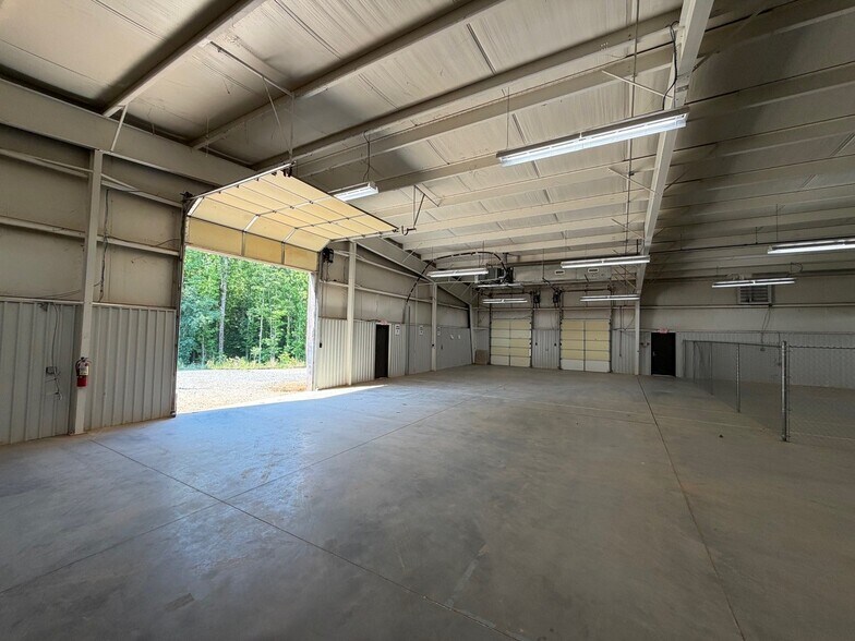 More Photos Of 794 American Way, Lexington Warehouse For Lease