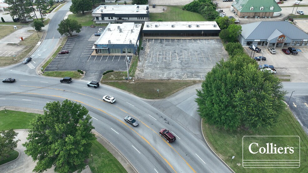 More Photos Of 1042-1050 E Stearns St, Fayetteville General Retail For Sale