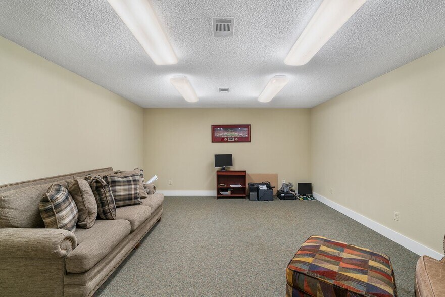 More Photos Of , Lillian Industrial For Sale