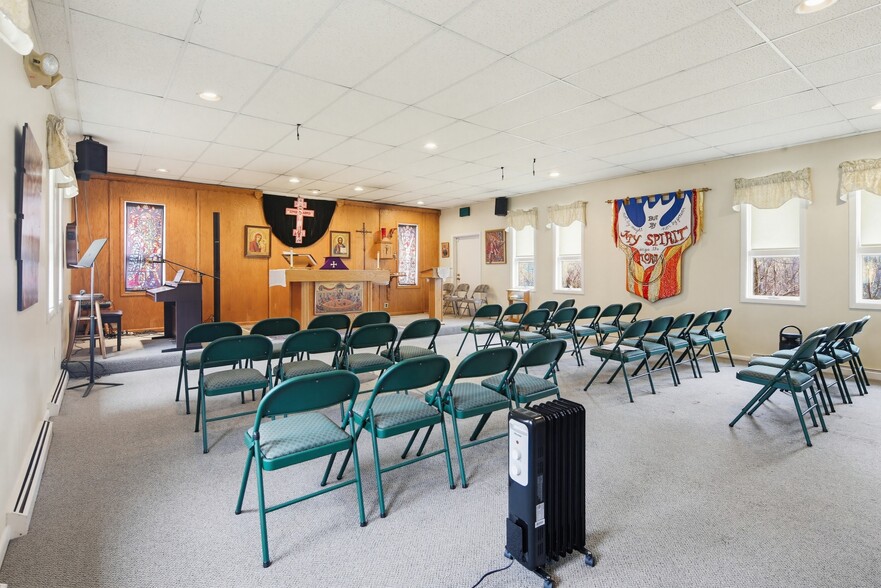 More Photos Of 346 Old New Windsor Pike, Westminster Flex For Sale