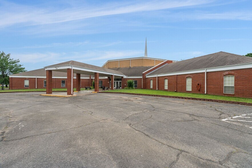 More Photos Of 1101 N Wheeler Ave, Sallisaw Religious Facility For Sale