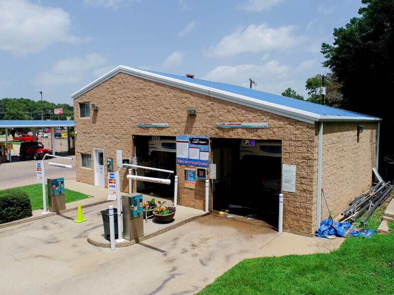More Photos Of 206 Winchester Dr, Tyler Carwash For Sale