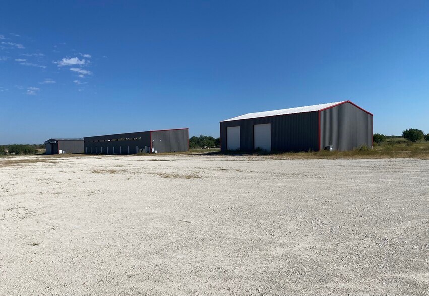 Primary Photo Of 3248 N. Hwy Frontage Rd., Three Rivers Warehouse For Sale