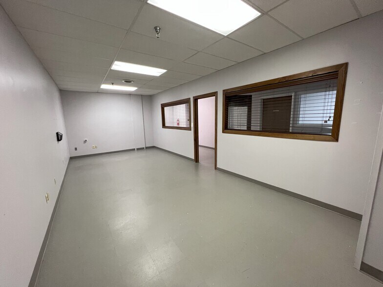 More Photos Of 3706 Crondall Ln, Owings Mills Flex For Lease