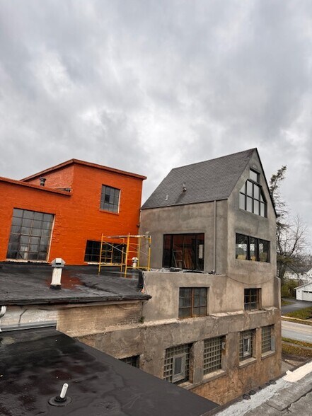 More Photos Of 1032-1038 12th Ave, Grafton Flex For Lease