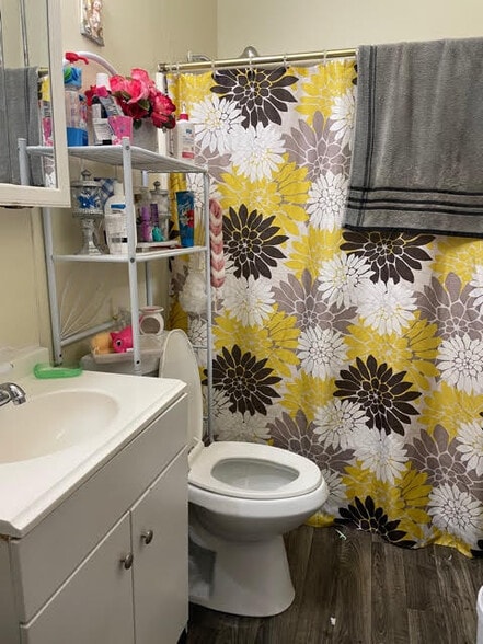 More Photos Of 174 Ashley St, Hartford Apartments For Sale