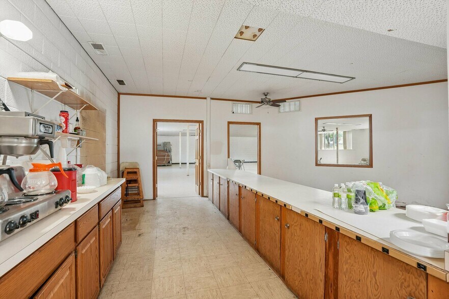 More Photos Of 3843 6th Ave, Des Moines Lodge Meeting Hall For Sale