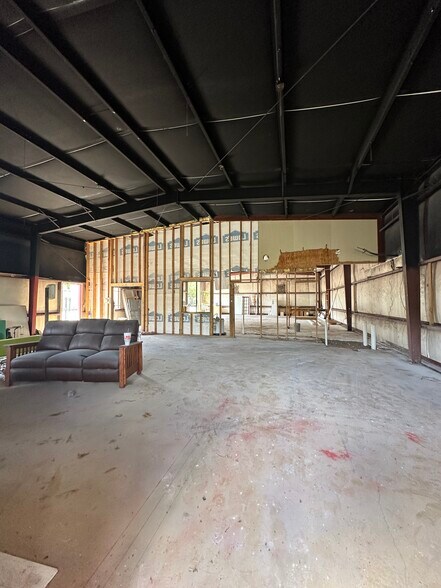 More Photos Of 3956 N US Highway 17, Deland Flex For Sale