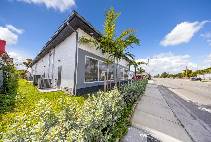 More Photos Of 4030 Pembroke Rd, Hollywood Freestanding For Sale