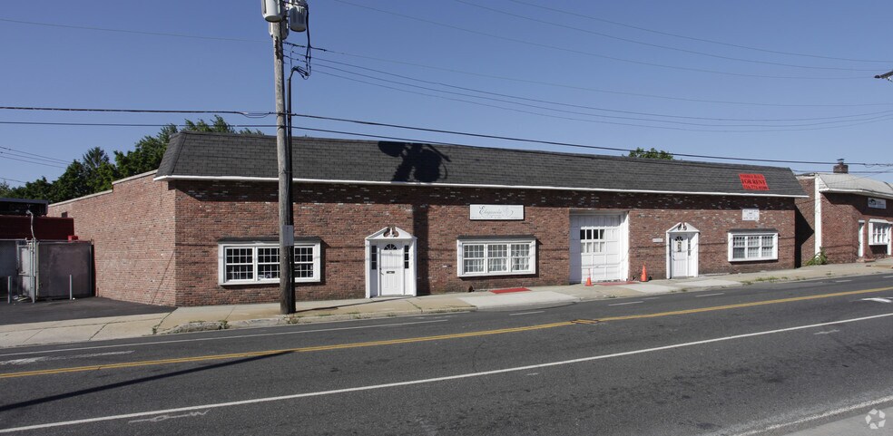 More Photos Of 12-14 Tulip Ave, Floral Park Light Distribution For Lease