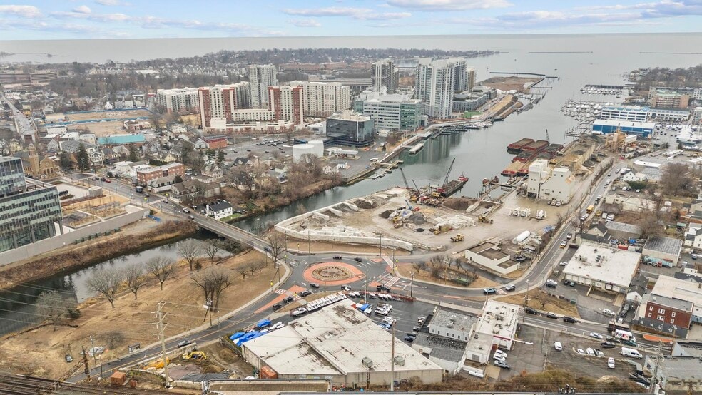 More Photos Of 207 Greenwich Ave, Stamford Showroom For Sale